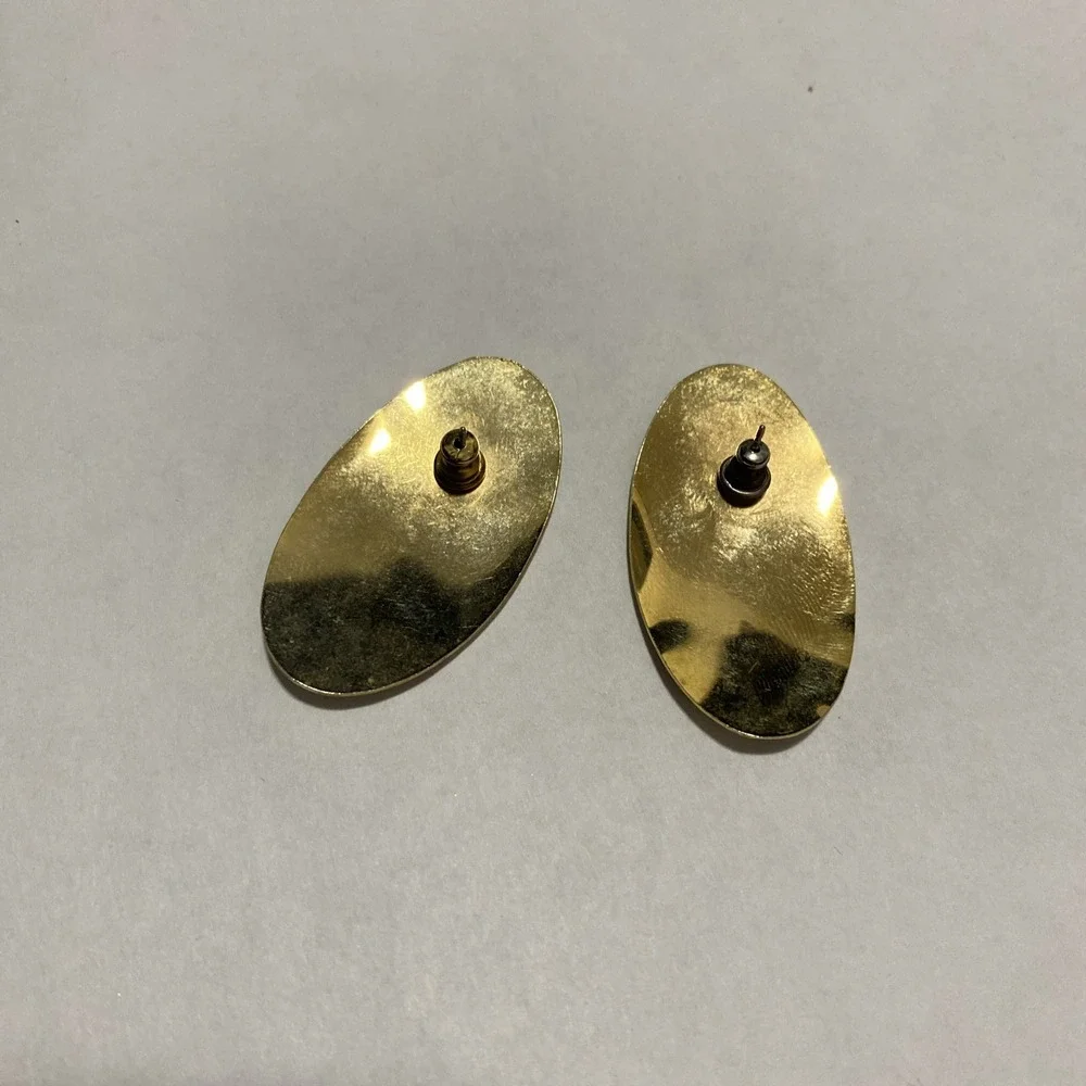 Vintage Gold Tone Pink,‎ Beige, Cream Enamel Pierced Earrings